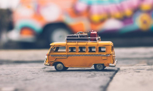 Πώς να φας σωστά στις διακοπές χωρίς να είσαι η ξενέρωτη της παρέας;