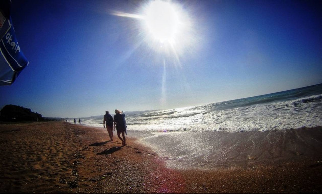 Καιρός: Ζέστη με ισχυρούς ανέμους στο Αιγαίο - Αναλυτική πρόγνωση για όλη τη χώρα