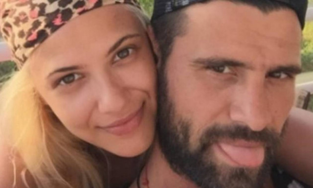 Κρήτη: Νάργες - Μουρούτσος διακοπάρουν ερωτευμένοι στα Χανιά (pics)