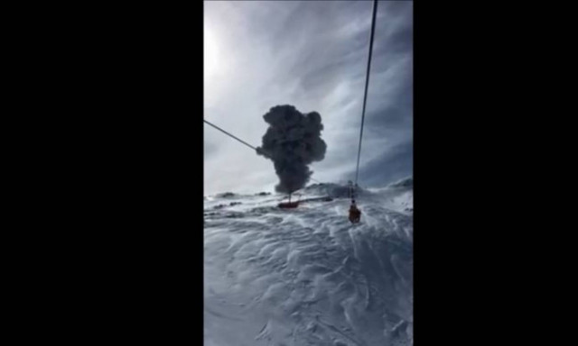 Πρώτη θέση στην... έκρηξη ηφαιστείου (vid)