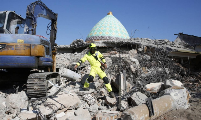 Ινδονησία: Πανικός από το νέο μεγάλο σεισμό - Αυξάνονται συνεχώς οι νεκροί (vid)