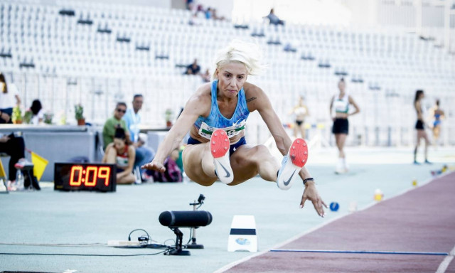 Ο πολιτικός κόσμος υποκλίνεται στη «χρυσή» Βούλα Παπαχρήστου