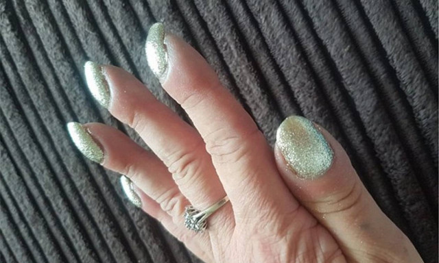 Απίστευτο: Τα «άσχημα» νύχια της «πρόδωσαν» τον εφιάλτη! (pics)