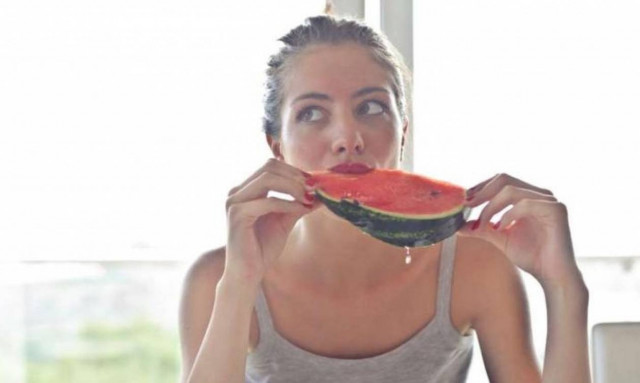 DIY: Απολέπιση προσώπου με καρπούζι
