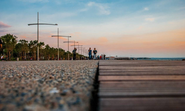 Του άρπαξαν τσαντάκι με 7.000 ευρώ στην παραλία της Θεσσαλονίκης