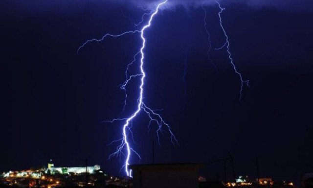 Σχεδόν 103.000 κεραυνοί έπεσαν στην Ελλάδα τον Ιούλιο