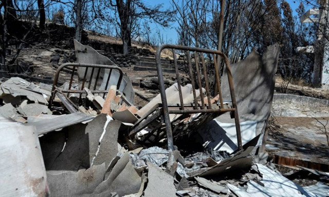 Απίστευτη καταγγελία: Κατάσχεσαν το βοήθημα από άνεργο πυρόπληκτο στο Μάτι (vid)