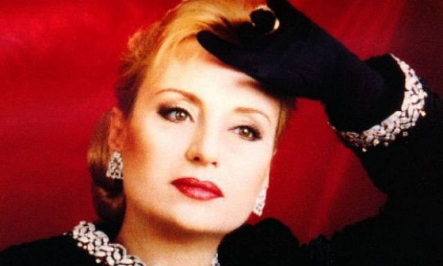 Σαν σήμερα το 2005 πεθαίνει η Βίκυ Μοσχολιού (vids)