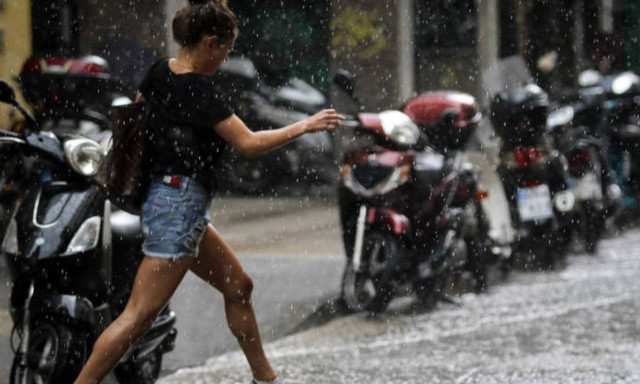 Καιρός: Σε ισχύ το έκτακτο δελτίο επιδείνωσης – Καταιγίδες και χαλάζι την Πέμπτη (16/08)