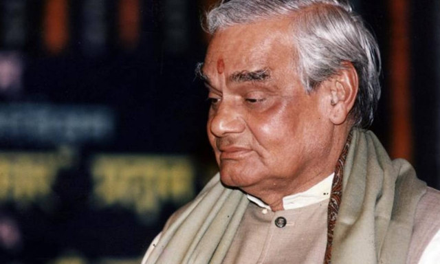 Θρήνος στην Ινδία: Πέθανε ο τρεις φορές πρωθυπουργός Βατζπάγι (Pics+Vids)