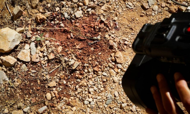 Θρίλερ χωρίς τέλος στου Φιλοπάππου: Η μητέρα του 25χρονου στο σημείο που ξεψύχησε (vids+pics)