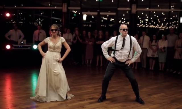 Αυτός πρέπει να είναι ο πιο επικός γαμήλιος χορός που έχετε δει (vid)