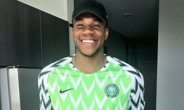 Φωτογραφία: Ο Αντετοκούνμπο με φανέλα της εθνικής Νιγηρίας