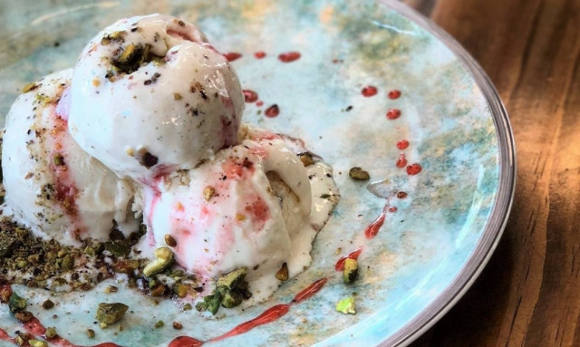 Η πιο εύκολη συνταγή για σπιτικό παγωτό βανίλια