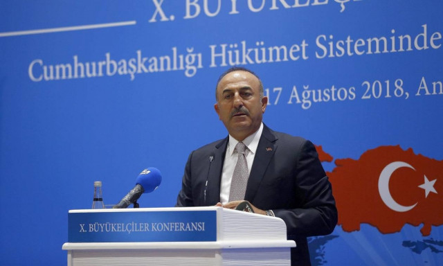 «Λάδι στη φωτιά» ρίχνει ο Τσαβούσογλου: Εκτόξευσε ύβρεις κατά του Ντόναλντ Τραμπ