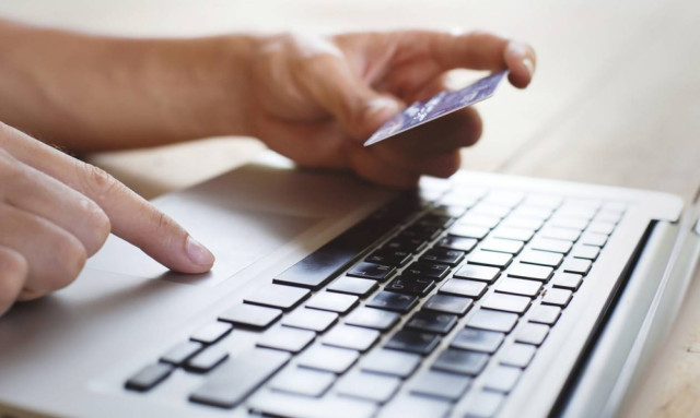 Ασφάλιση αυτοκινήτου και διαδίκτυο: Τι αναζητούν περισσότερο οι Έλληνες καταναλωτές