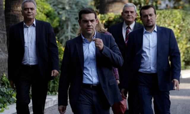 Ανασχηματισμός: Τα δυο βαριά χαρτιά του Τσίπρα και το βράδυ της Τετάρτης