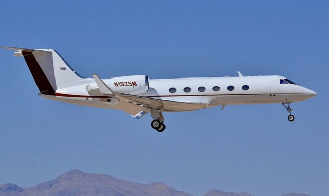 Τρόμος: Αεροσκάφος πραγατοποίησε προσγείωση χωρίς τροχούς - Διάσημος ράπερ ανάμεσα στους επιβάτες