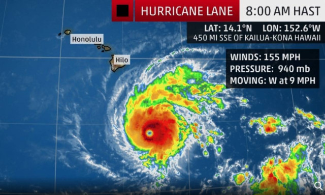 Συναγερμός στις ΗΠΑ λίγο πριν το «σφυροκόπημα» του τυφώνα Λέιν (Vid)