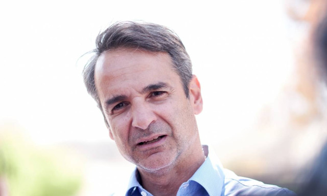 ND leader Mitsotakis visits fire-stricken Mati