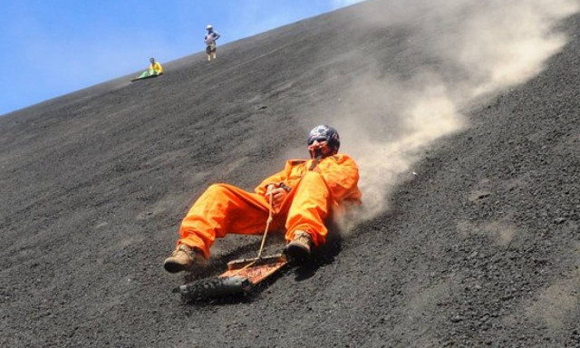 Αυτά είναι τα 10 πιο τρελά extreme sports του πλανήτη (vid)