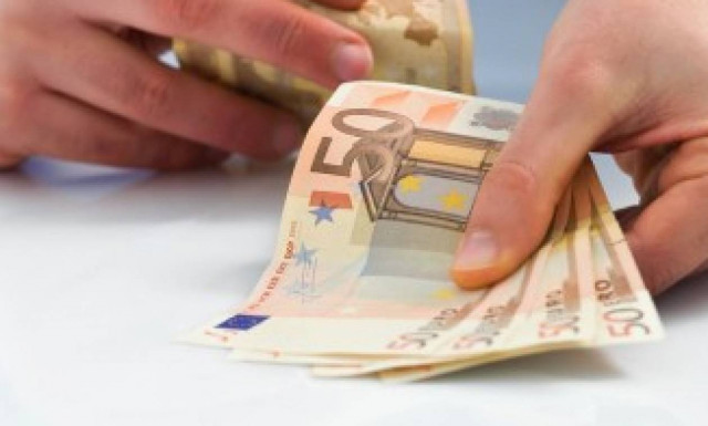 ΕΦΚΑ: Διπλές ασφαλιστικές εισφορές για χιλιάδες ελεύθερους επαγγελματίες