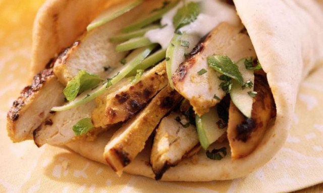 Σπιτικό σουβλάκι κοτόπουλο... και είναι πιο εύκολο απ' ό,τι νομίζεις