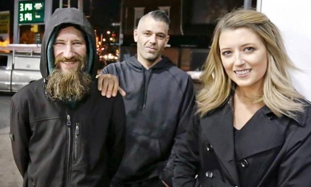 Άκαρδοι: Μάζεψαν 400.000 δολάρια από δωρεές για άστεγο και ξόδεψαν τα μισά σε ταξίδια (Pics)