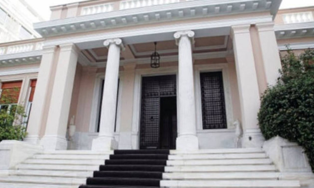 Μαξίμου για Μητσοτάκη: Μακάρι να δίνει πιο συχνά συνεντεύξεις