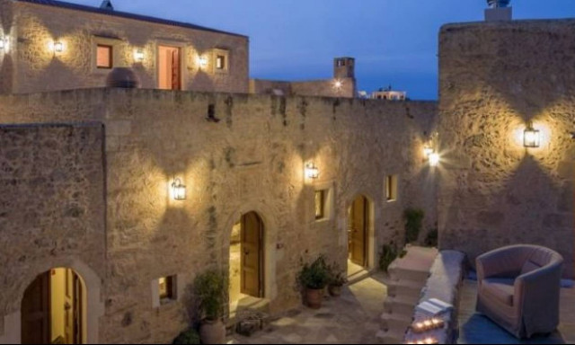 Απίστευτη μεταμόρφωση: Το εγκαταλελειμμένο χωριό που έγινε υπερπολυτελές ξενοδοχείο (pics)