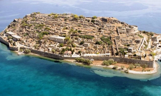 Κλέφτες «χτύπησαν» τη Σπιναλόγκα - Άρπαξαν τις εισπράξεις από τα εισιτήρια