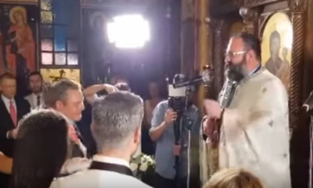 Ιερέας τα… έψαλε στον Καμμένο: Ξεχάσατε το λαό – Μπαφιάσαμε από ιδέες (vid)