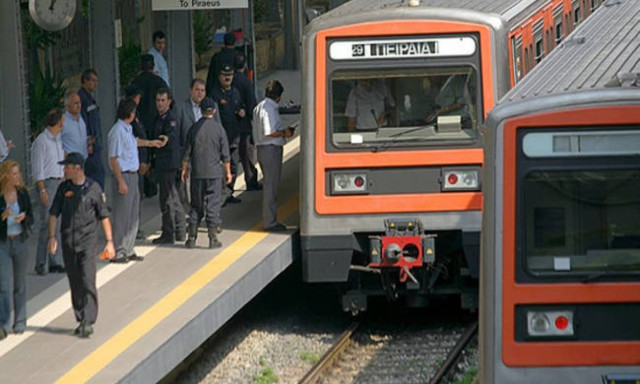 47-year old man killed after falling onto train tracks