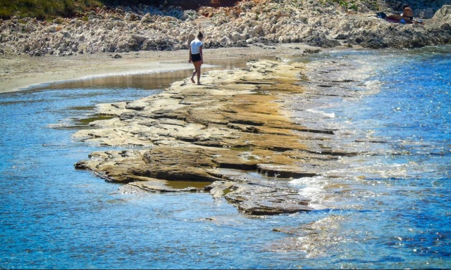 Παραλία Γιαλισκάρι στην Κέρκυρα: Το συγκλονιστικό τοπίο που μαγεύει τους τουρίστες (pics)