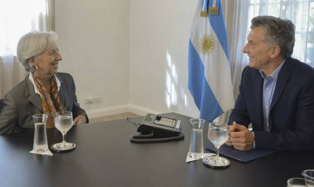 Οικονομική κρίση στην Αργεντινή: Πρόωρη εκταμίευση του δανείου από το ΔΝΤ ζήτησε ο πρόεδρος Μάκρι