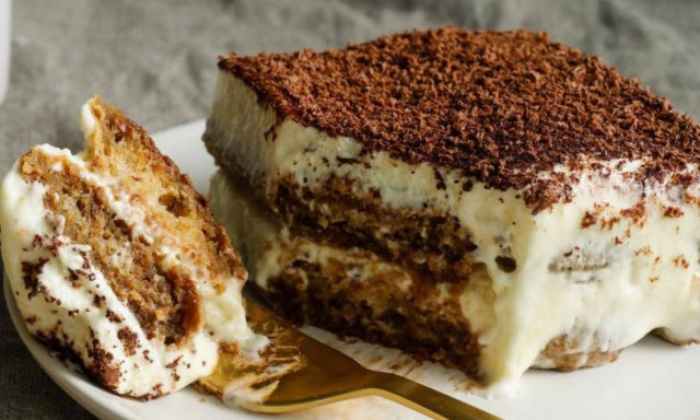 Tiramisu σημαίνει "lift me up" και στην κυριολεξία είναι κάτι που καταφέρνει με ευκολία