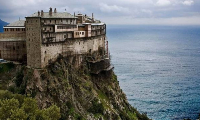 Από που πηγάζει το άβατο του Αγίου Όρους -Γιατί παραβιάστηκε το «Περιβόλι της Παναγιάς»