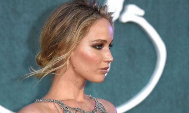 Καλεσμένη σε γάμο: Το κατάλληλο σινιόν που μπορείς να κάνεις μόνη σου