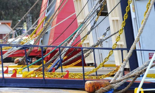 Απεργία ΠΝΟ: «Δεμένα» τη Δευτέρα για 24 ώρες τα πλοία