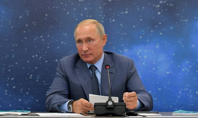 «Μόσχα, Κρεμλίνο, Πούτιν»: Εκπομπή για τον Ρώσο πρόεδρο στη ρωσική κρατική τηλεόραση (vid)