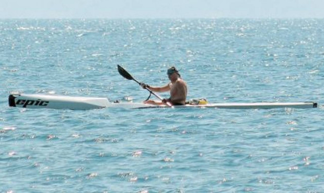 Ατύχημα με το κανό για τον Γιώργο Παπανδρέου - Έπεσε σε βράχια