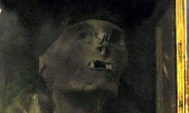 Το θαύμα του Αγίου Διονυσίου Ζακύνθου με το καλλυμαύχιο