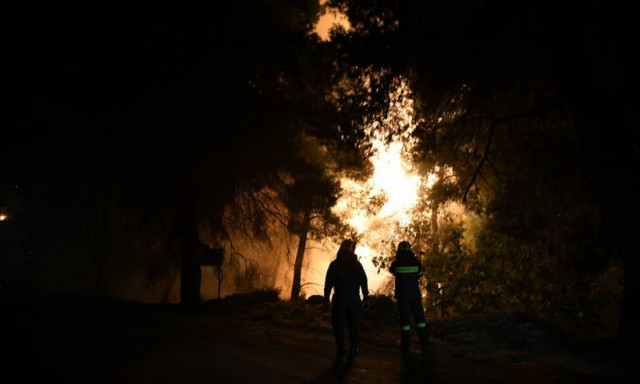 Φωτιά στην Ανατολική Μάνη: Υπό μερικό έλεγχο η πυρκαγιά στο Σιδηρόκαστρο (χάρτης)