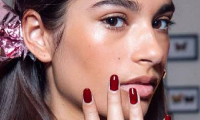 Nail color trends: Τα χρώματα που πρέπει να δοκιμάσεις στο μανικιούρ αυτή την εποχή