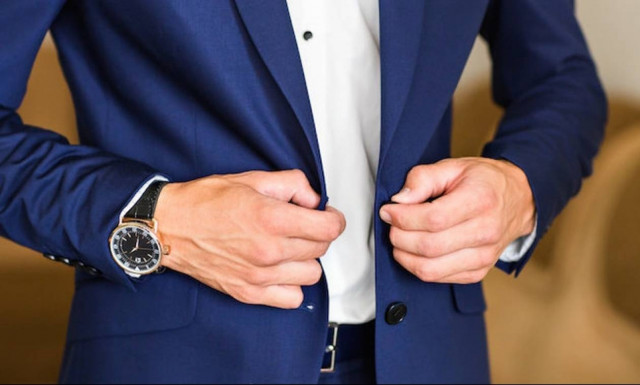 Δε φαντάζεστε γιατί οι τσέπες των κοστουμιών είναι πάντα ραμμένες!