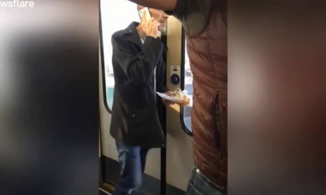 Όταν δεν προλαβαίνεις να τελειώσεις το πρωινό σου και πρέπει να φύγεις από το σπίτι (vid)