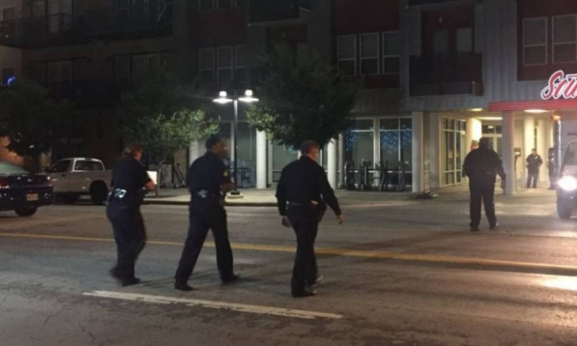 Απίστευτη τραγωδία: Γυναίκα αστυνομικός μπέρδεψε το σπίτι της και σκότωσε τον άντρα που βρήκε μέσα!