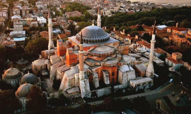 Πριν αρχίσει ο πόλεμος θα φανεί ένας μεγάλος Σταυρός πάνω από την Πόλη! Και τότε…