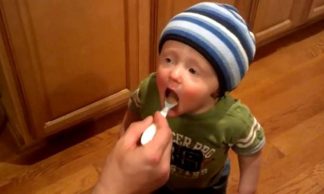 Εσείς θυμάστε την πρώτη φορά που δοκιμάσατε παγωτό; (vid)