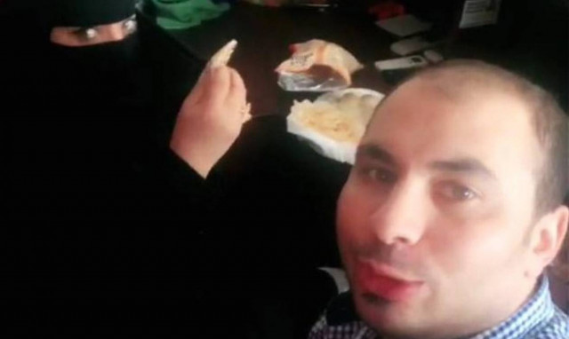 Σαουδική Αραβία: Συνελήφθη επειδή έφαγε πρωινό με μια συνάδελφό του (vid)